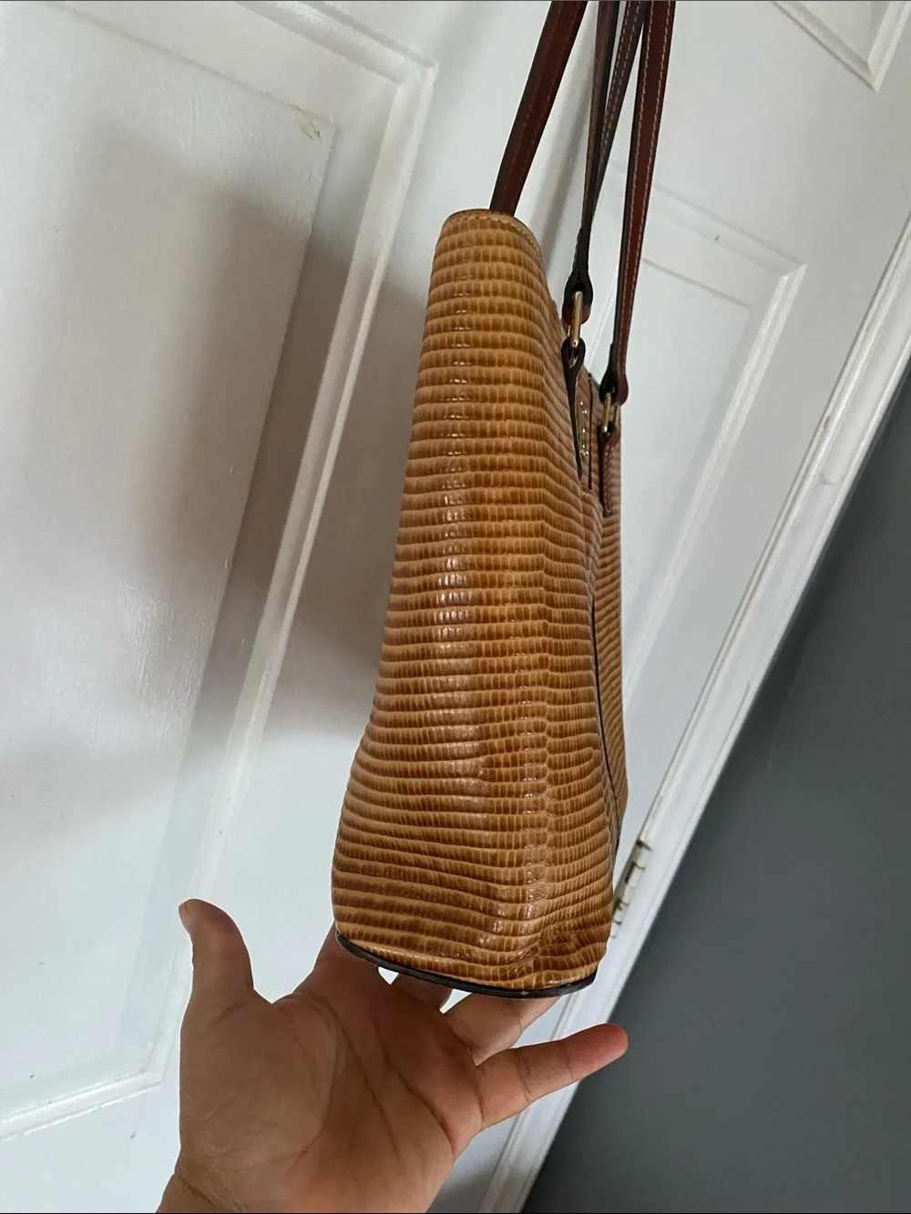 Dooney & Bourke classic dooney